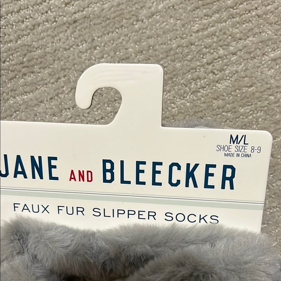 Jane and Bleecker Faux Fir Gray Cozy Slipper Socks - Picture 3 of 5